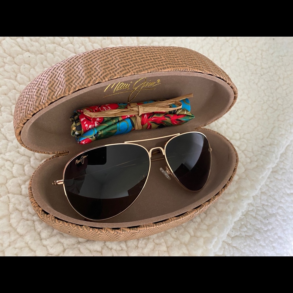Sunglasses Maui Jim. Brand new. Style: Mavericks.